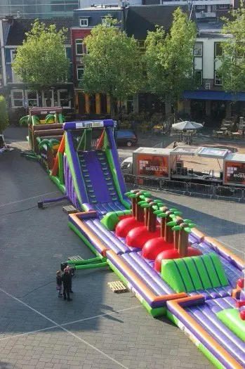 Wipe Out Stormbaan Huren? Nu bij Happy Rent! Swipe Off XXL