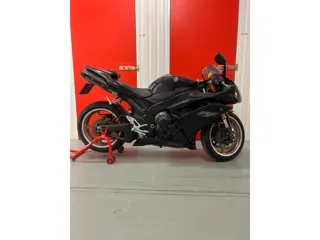 Yamaha Sport YZF-R1
