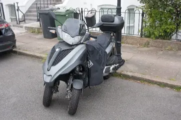 Piaggio MP3 Yourban Sport 300 met aanhanger