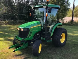 John deere 4720 4x4 compacte tractor tractoren trekker