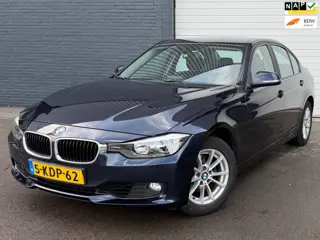 BMW 3-serie 320i Executive 2DEEIG/AUTOMAAT/CRUISE/PDC/LMV/NAP