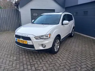 Mitsubishi Outlander 2.0 Edition Two,Airco,Schuifkantel dak,Automaat,Stuurflippers,Parking system