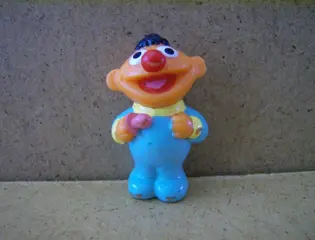 Sesamstraat / muppets poppetje 7 adv5554