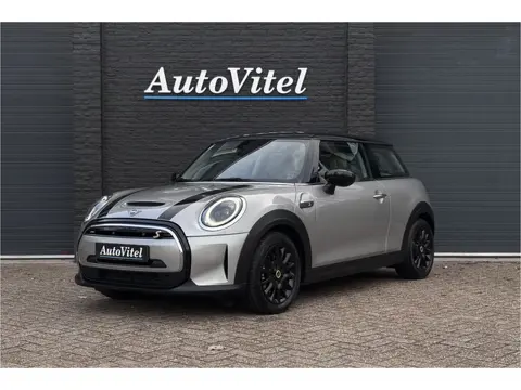 MINI Cooper SE 33 kWh | Camera | Unieke bekleding | Stoelverwarming | LED