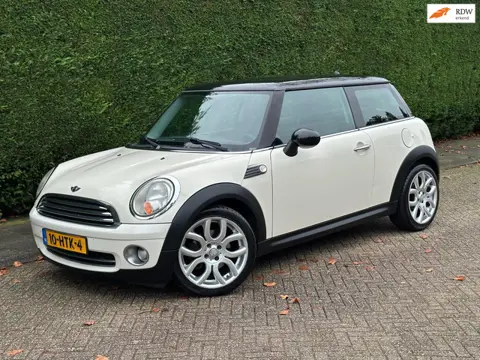 Mini Mini 1.6 Cooper /AIRCO/CRUISE/STOELVRWRMNG/PDC/RIJDTGOED!/
