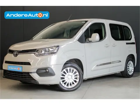 Toyota PROACE CITY 1.2 Turbo AUTOMAAT |nieuwe distributieriem|dealer onderhouden|navigatie|cruise co