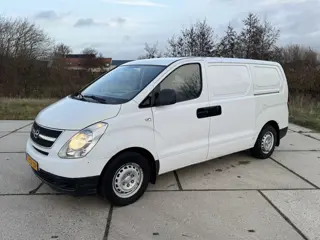 Hyundai H300 2.5 CRDi 136pk airco 2x schuifdeur trekhaak