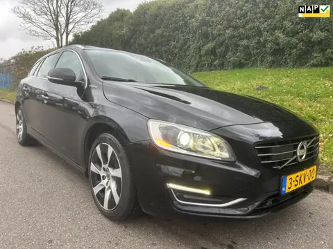 Volvo V60 2.4 D6 AWD Plug-In Hybrid - Pano - Leder - Navi - Adaptive cruise control
