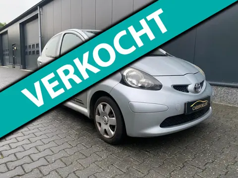 Toyota Aygo 1.0 5-deurs N.A.P Grijs Metallic APK 19-02-25