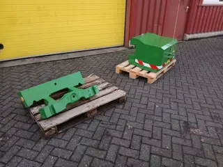 Frontgewichtblok  600 kg met drager John Deere R8 serie