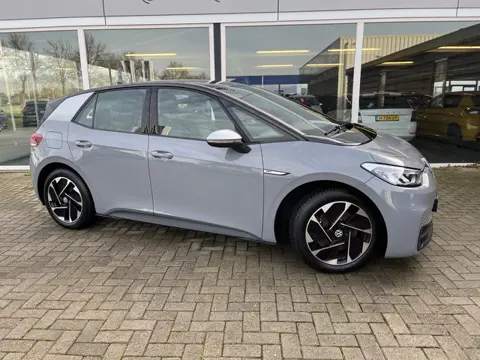 Volkswagen ID.3 First 58 kWh 50% deal 7.775,- ACTIE Carplay / Stoelverwarming / Clima / Cruise