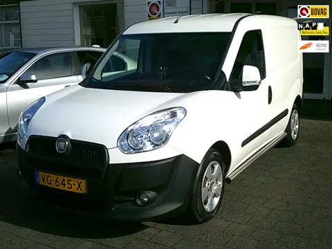 Fiat Doblò Cargo 1.6 MultiJet SX Blue&Me