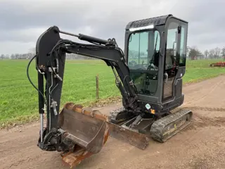 Case CX17B Graafmachine Minigraver 1,7 tons (bj 2012)