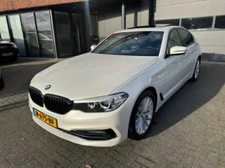 BMW 5-serie 530d xDrive High Executive SCHUIFDAK LEDER PDC SUPER NETJES