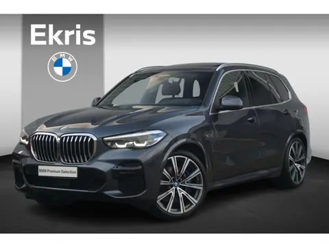 BMW X5 xDrive45e M Sport | Trekhaak / Comfortstoelen / Panoramadak / Head-up / Driving Assistant Pro