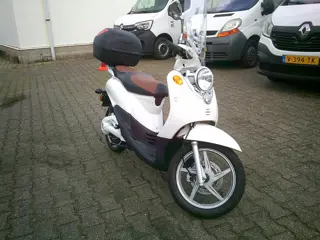 Emco Bromscooter Novi DEZE BROMSCOOTER VERKEERD IN NIEUWSTAAT