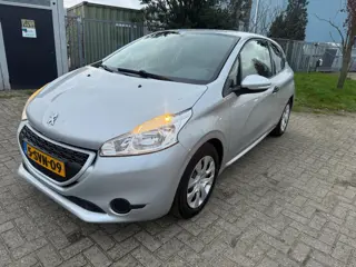 Peugeot 208 1.0 VTi Access 3D, 127.822km NAP, Nwe APK