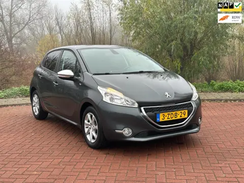 Peugeot 208 1.2 PureTech Style Pack Nap/Airco/Navi