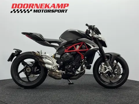 MV Agusta BRUTALE 800 (bj 2017, automaat)