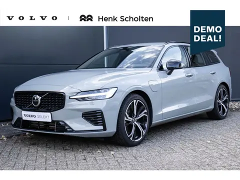 Volvo V60 T6 Plug-in hybrid AWD Plus Dark |  Verwarmbare voorstoelen | Verwarmbaar stuurwiel | Verwa