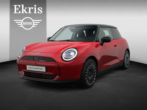 MINI 3-Deurs Cooper E Pakket L + Glazen panoramadak + Parking Assistant Plus + Harman Kardon + Drivi