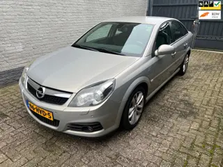 Opel Vectra GTS 2.2-16V OPEL VECTRA GTS BJ 2010 motor niet goed 500