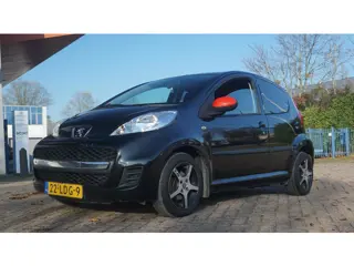 Peugeot 107 1.0-12V Sublime 3e EIG/Airco/Toerenteller/Stuurbekr./Elektr. Ramen/Etc.