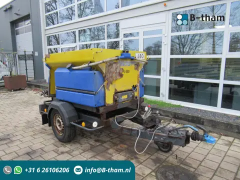 NIDO STRATOS B08L-15 AWCLN-280 0,8M3 + 350 L. Zoutstrooier Salzstreuer