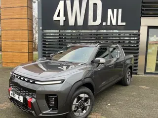 KGM MUSSO EV 82 KW PICK UP 5 pers 1800 KG trekhaak VOORRAAD AUTO WLTP 466 KM € 45495 EXCL BTW Unieke