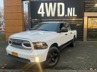 Dodge Ram 1500 5.7 V8 4x4 Crew Cab 6 PERS CLASSIC/ NAP 297 KM / SHOWROOM DEMO AUTO € 51.900 EXCL Onz