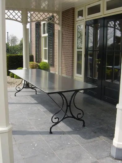 Mooie smeedijzeren tuintafel!
