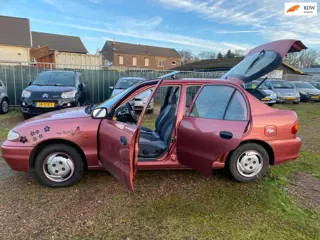 Hyundai Accent 1.5i GLS nieuwe apk 5 deurs stuurbekrachtiging 161000 km 1e eigenaar elektrische rame