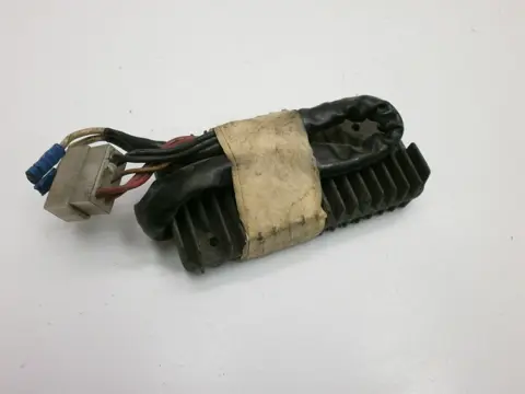 SPANNINGSREGELAAR Yamaha XVZ 1200 Venture 1985 - 1992