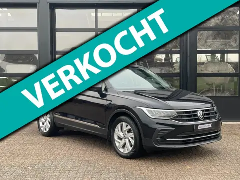 Volkswagen Tiguan 1.5 TSI Life / LED / Elect. Trekhaak / Standkachel