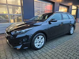 KIA CEED 1.5 T-GDI DYNAMICLINE, TREKHAAK, CAMERA, APPLECARPLAY/ANDROID AUTO,  ALL IN PRIJS.