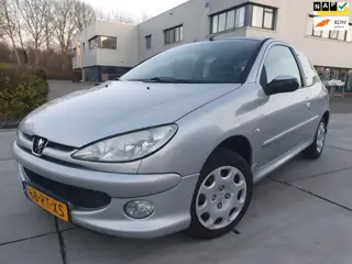 Peugeot 206 1.4 Air-line 2 | 75 pk | Airco | NAP 181.894 km