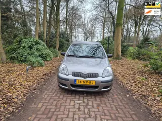 Toyota Yaris 1.0 VVT-i Idols MMT