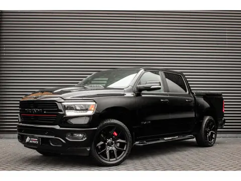 Dodge Ram 5.7 V8 HEMI 1500 BLACK EDITION / 100DKM / DIRECT RIJDEN / APPLE CARPLAY / 22 INCH / FULL B