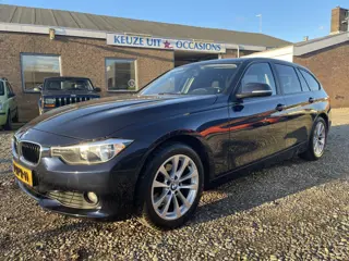 BMW 3 Serie Touring 316i Business extra gedonkerde ramen achterin, 17 Inch sportvelgen