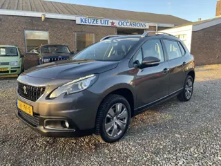 Peugeot 2008 1.2 PureTech Blue Lion Panoramadak, LM velgen, Trekhaak