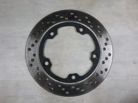 ACHTER REMSCHIJF Suzuki GSR 750 2011 - 2016