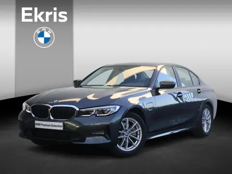 BMW 3-serie 320e Business Edition Plus / Lederen Bekleding / Stoelverwarming / Sportstoelen / 17 '' 