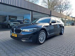 BMW 5-serie Touring 520e Leer Navi Electrisch verstelbare stoel Achteruitrij camera Stoelverwarming 