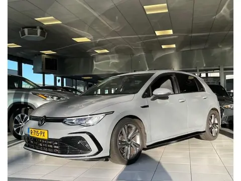 Volkswagen Golf 1.5 eTSI R-LINE/Virtual Cockpit/Automaat/Apple Carplay/Camera/Stuurverwarming/Leder/