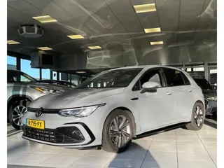 Volkswagen Golf 1.5 eTSI R-LINE/Virtual Cockpit/Automaat/Apple Carplay/Camera/Stuurverwarming/Leder/