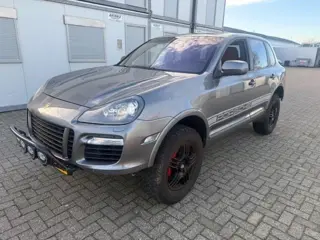Porsche Cayenne 4.8 Turbo BAJA uitgevoerd lees tekst
