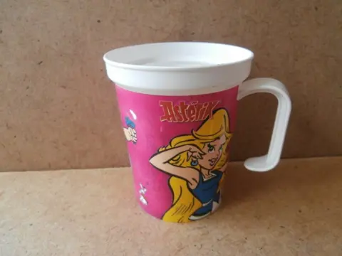 Asterix plastick beker 1 adv7431