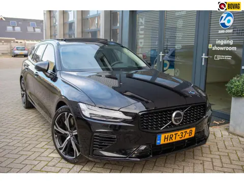 Volvo V60 2.0 T6 Plug-in hybrid AWD Ultra Dark