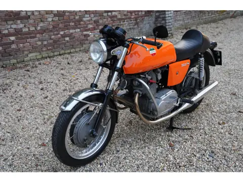 Laverda 750 SF Well cared for by the last owner, Probably the most iconic color combination for a La