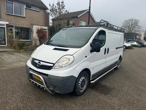 Opel Vivaro 2.5 CDTI L2H1 DC